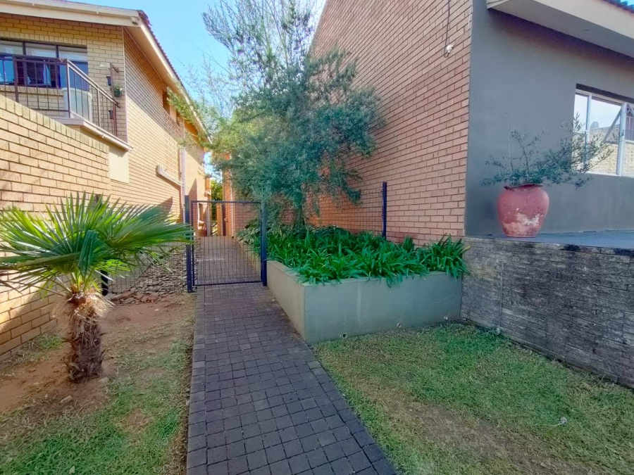 3 Bedroom Property for Sale in Kiepersol Free State